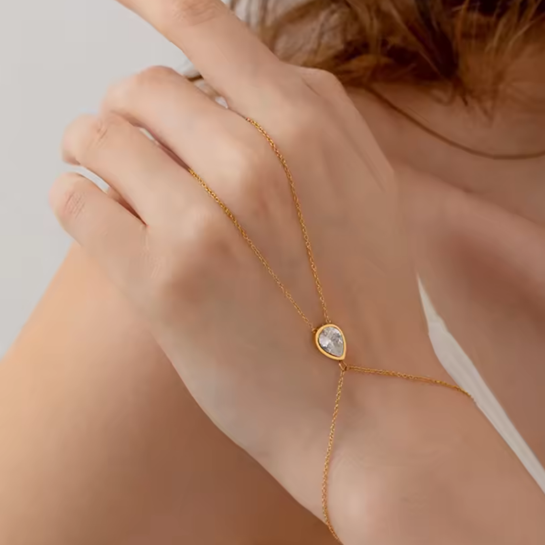 Dina Hand Chain